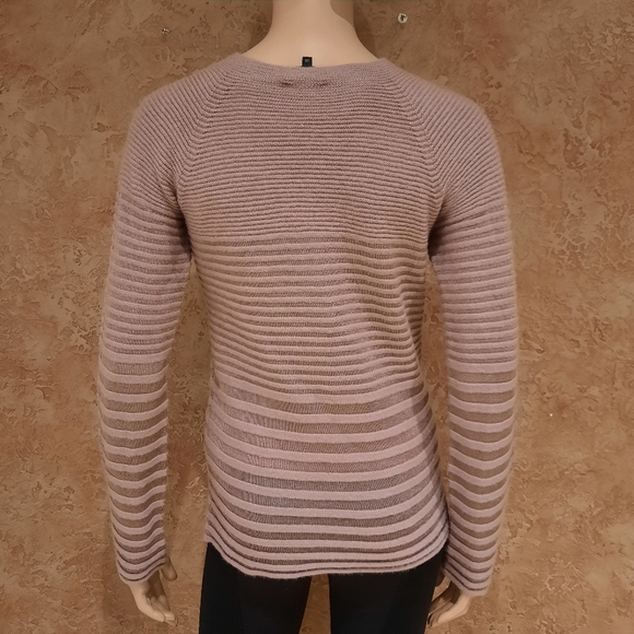 Giorgio Armani very soft cashmere blend sweater - Picture 2 of 4